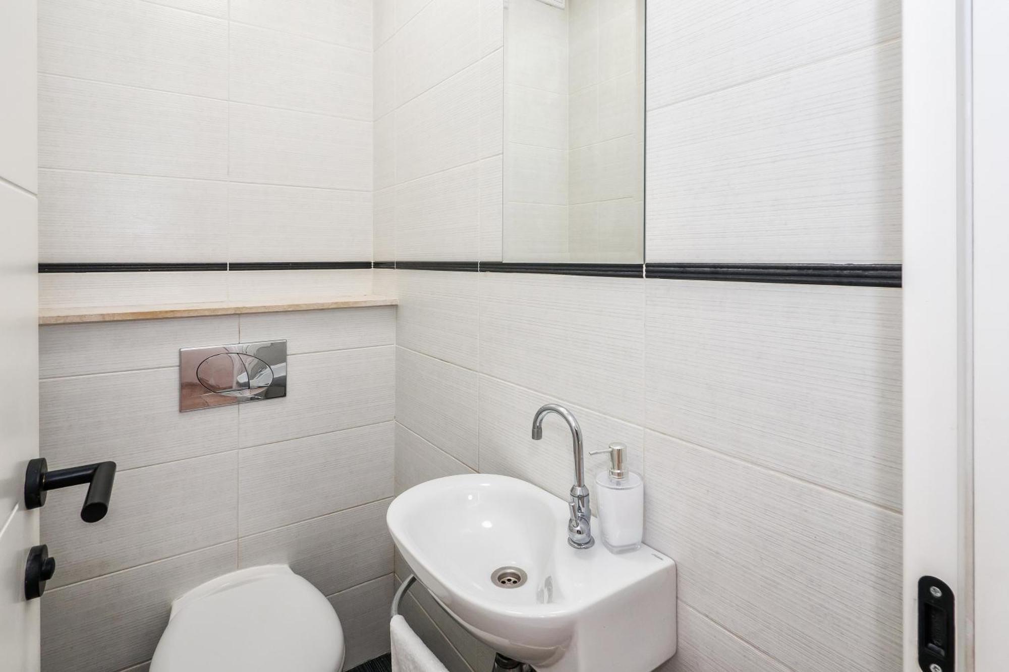 Spinut Sunset 3Bd Apartment - Sea View Balcony & Quiet Area Split Exterior photo